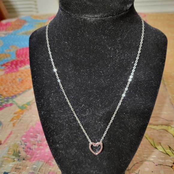 New Heart shape necklace - Picture 2 of 4